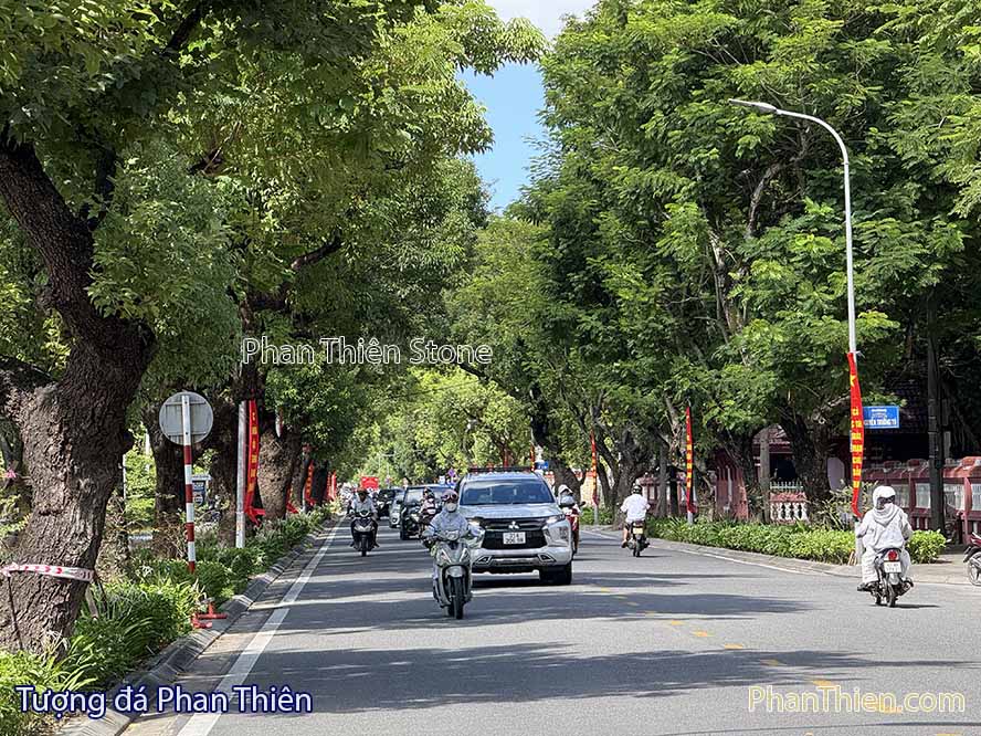 đường lê lợi huế