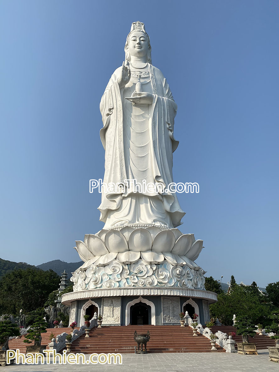 tượng phật bà chùa linh ứng đà nẵng