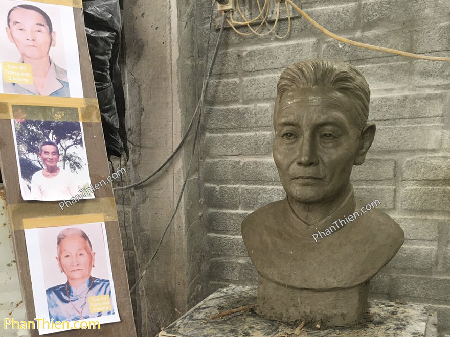 tượng chân dung bằng đá