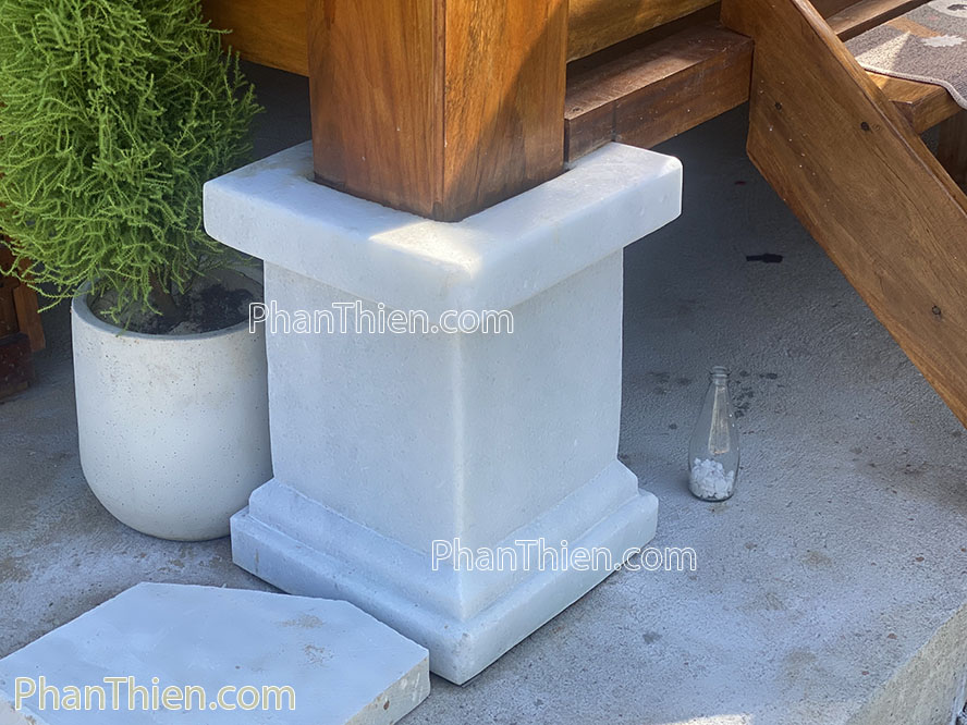 chân cột đá vuông nhà gỗ