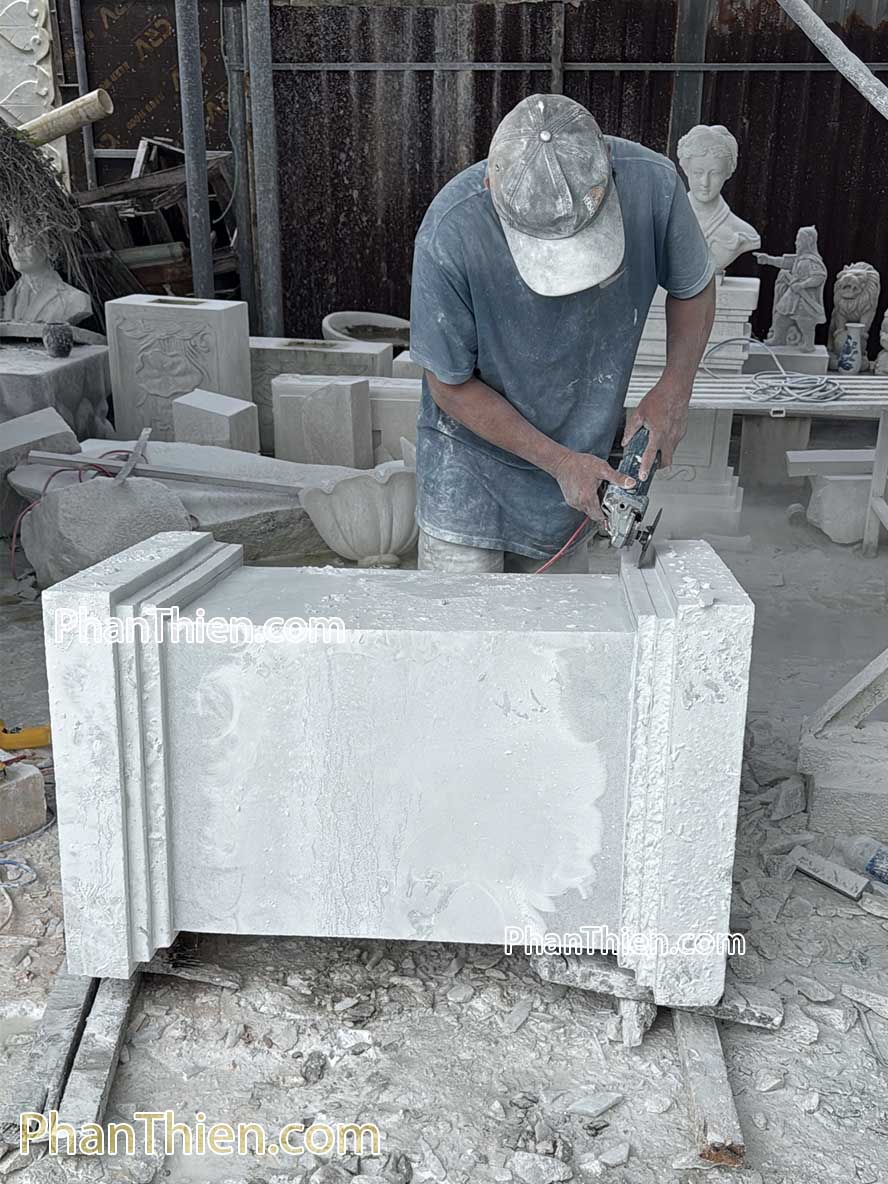 chân đế tượng đức mẹ