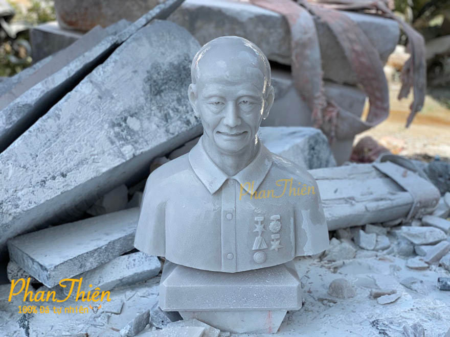 tượng chân dung bằng đá