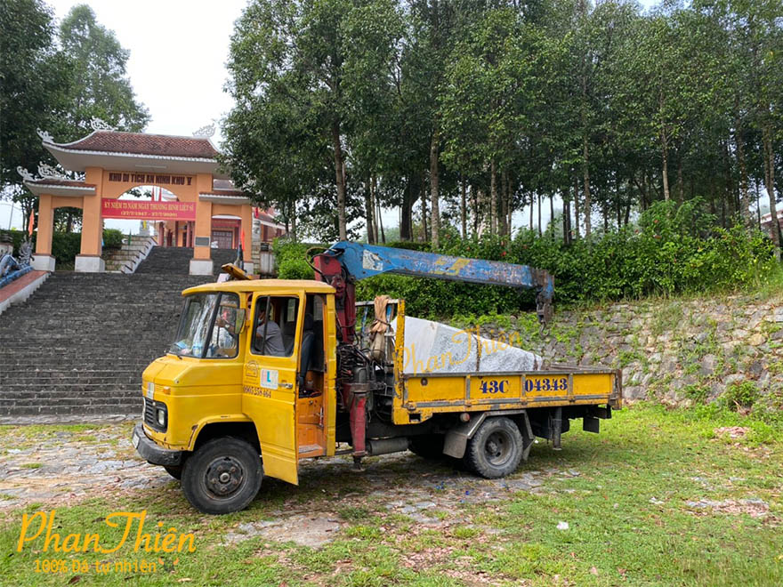 Điêu khắc và lắp đặt Bảng Hiệu