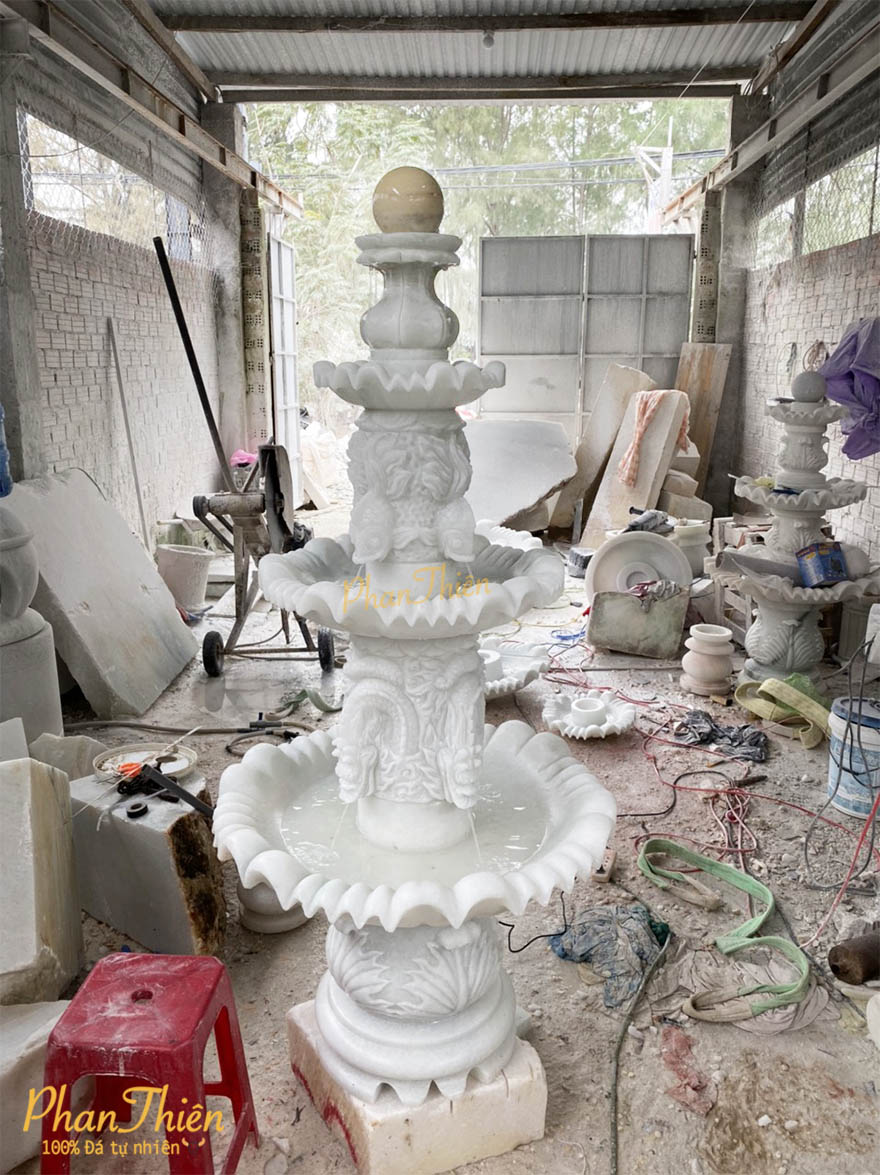 Đài Phun Nước Bi Xoay