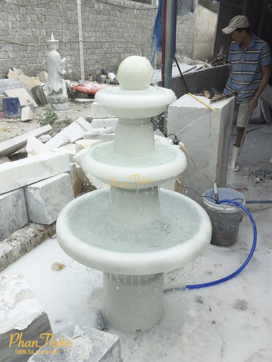 Đài Phun Nước Bi Xoay