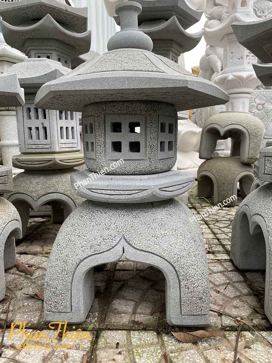 đèn đá trang trí sân vườn