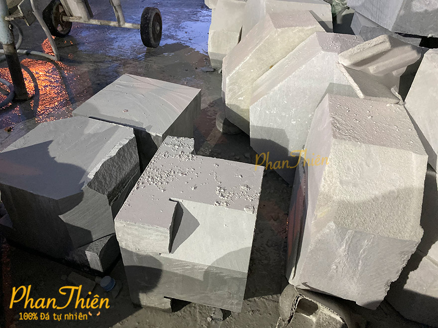 đèn đá sân vườn