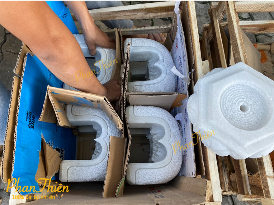 Đóng Kiện và Bàn Giao Đèn Đá trang trí sân Vườn cho Khách Hàng dịp Tết