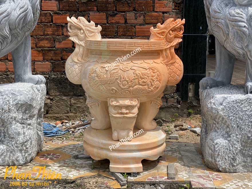 lư hương chạm rồng đá cà rốt vàng