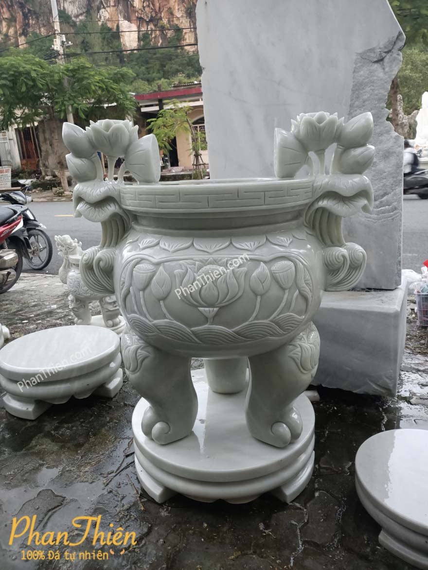 Lư Hương Chạm Sen bằng Đá Trắng Mịn