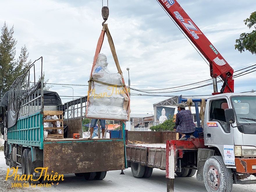 Điêu khắc và lắp đặt tượng Di Lặc