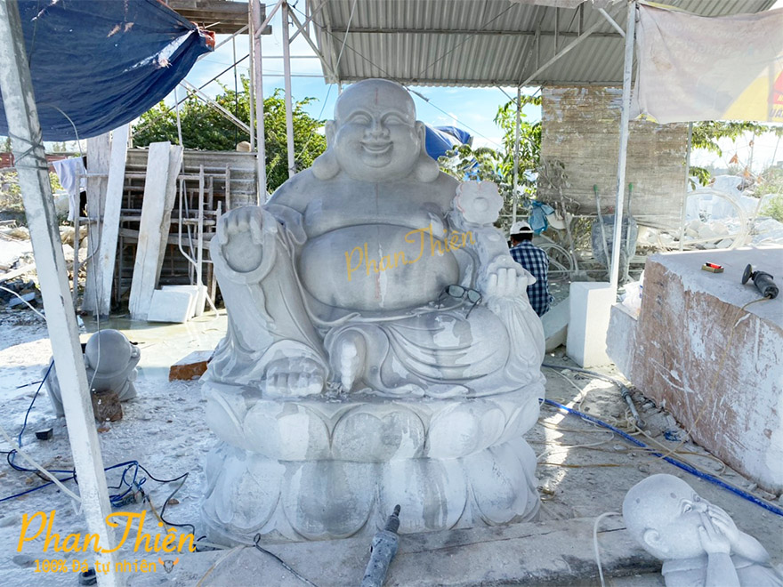 Điêu khắc và lắp đặt tượng Di Lặc