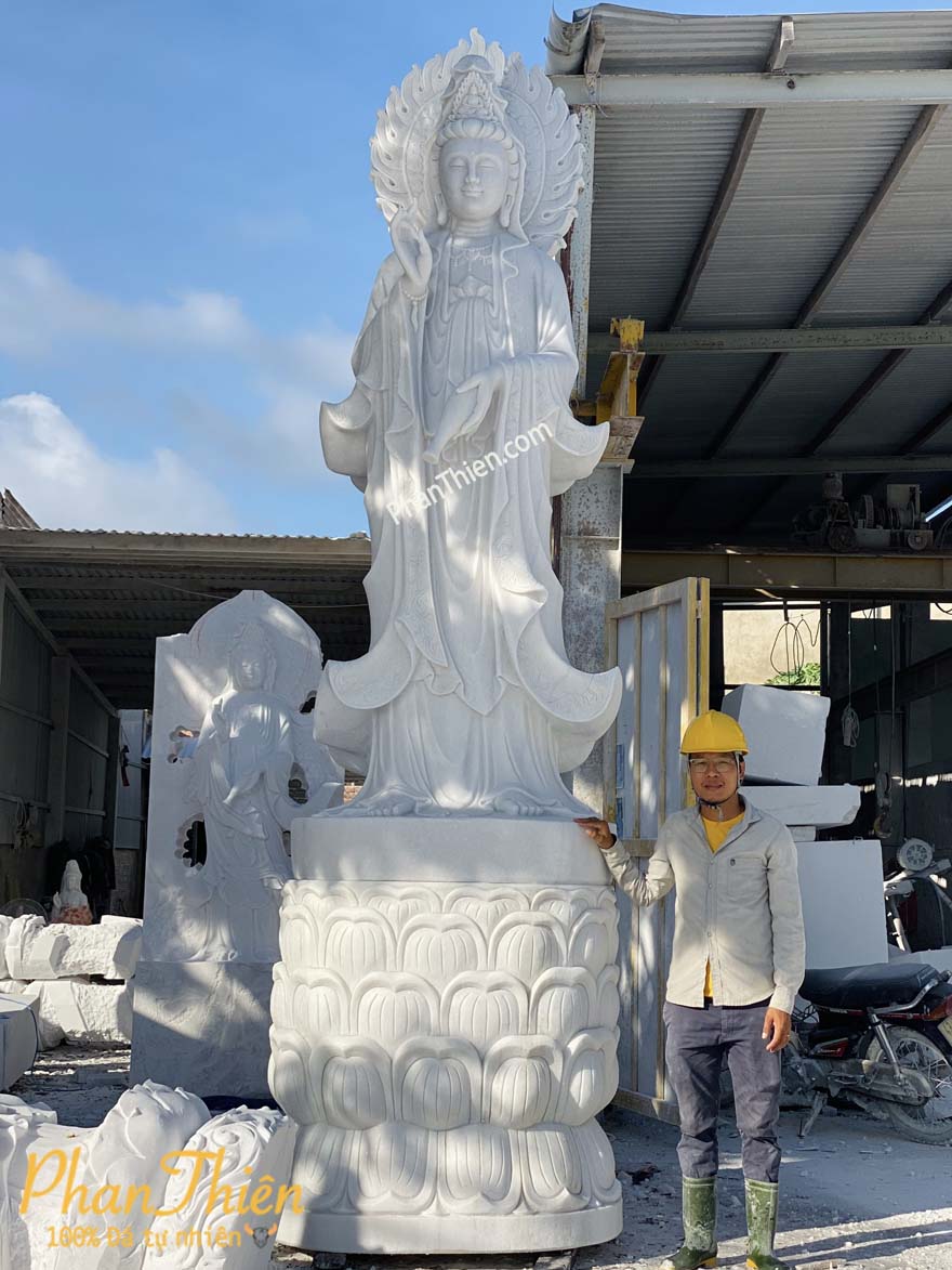Tượng Phật Quan âm Đứng Đài Sen Đá Trắng Muối