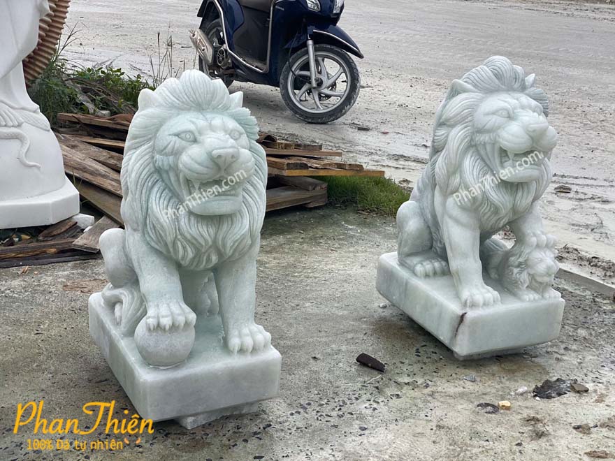 Tượng Sư Tử ngồi Đá Trắng Xanh Ngọc