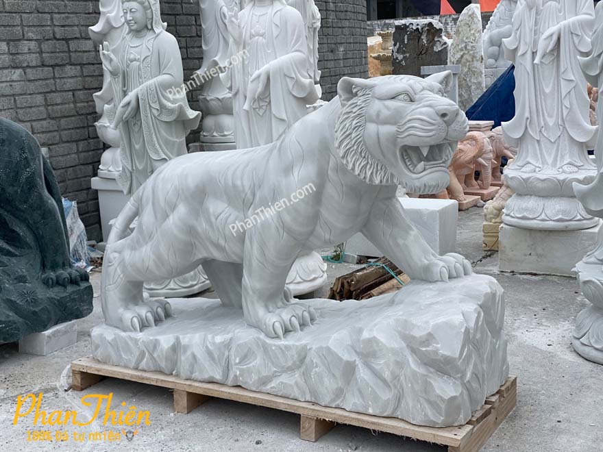 Điêu khắc và bàn giao tượng con Hổ cho Chùa Linh Sơn - Núi Sam