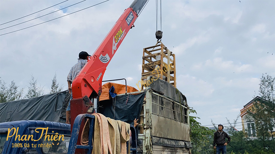 Đóng Kiện và Vận Chuyển Tưởng Đức Mẹ đến tận nhà cho Khách Hàng tại Đồng Nai