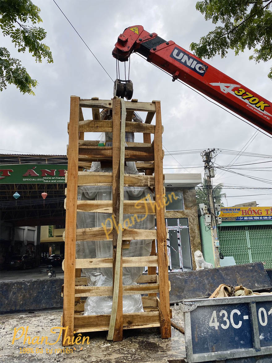 Hình ảnh Vận Chuyển Tượng Đức Mẹ đến tận nhà cho Khách Hàng tại Đồng Nai