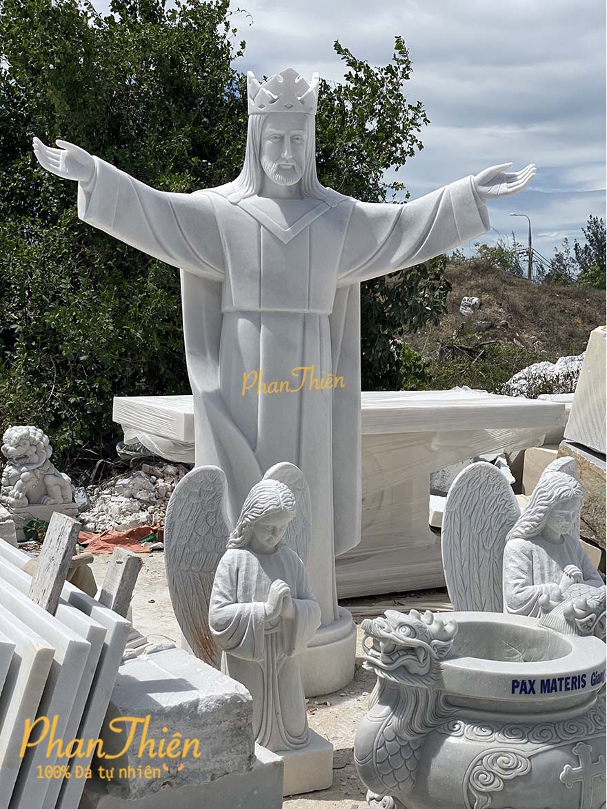 tượng chúa kito vua bằng đá