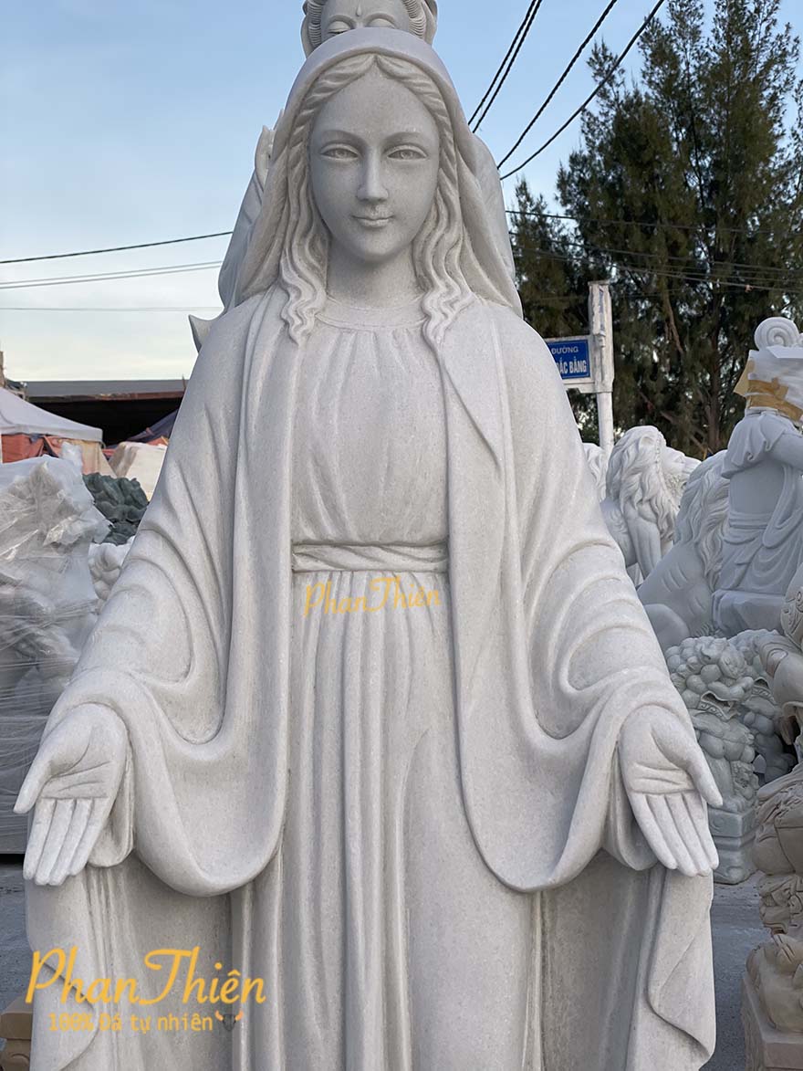 tượng đức mẹ bằng đá