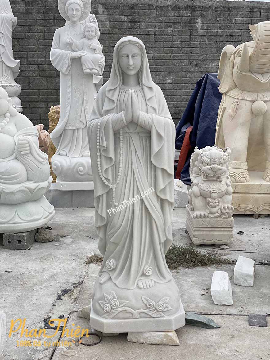 tượng đức mẹ bằng đá