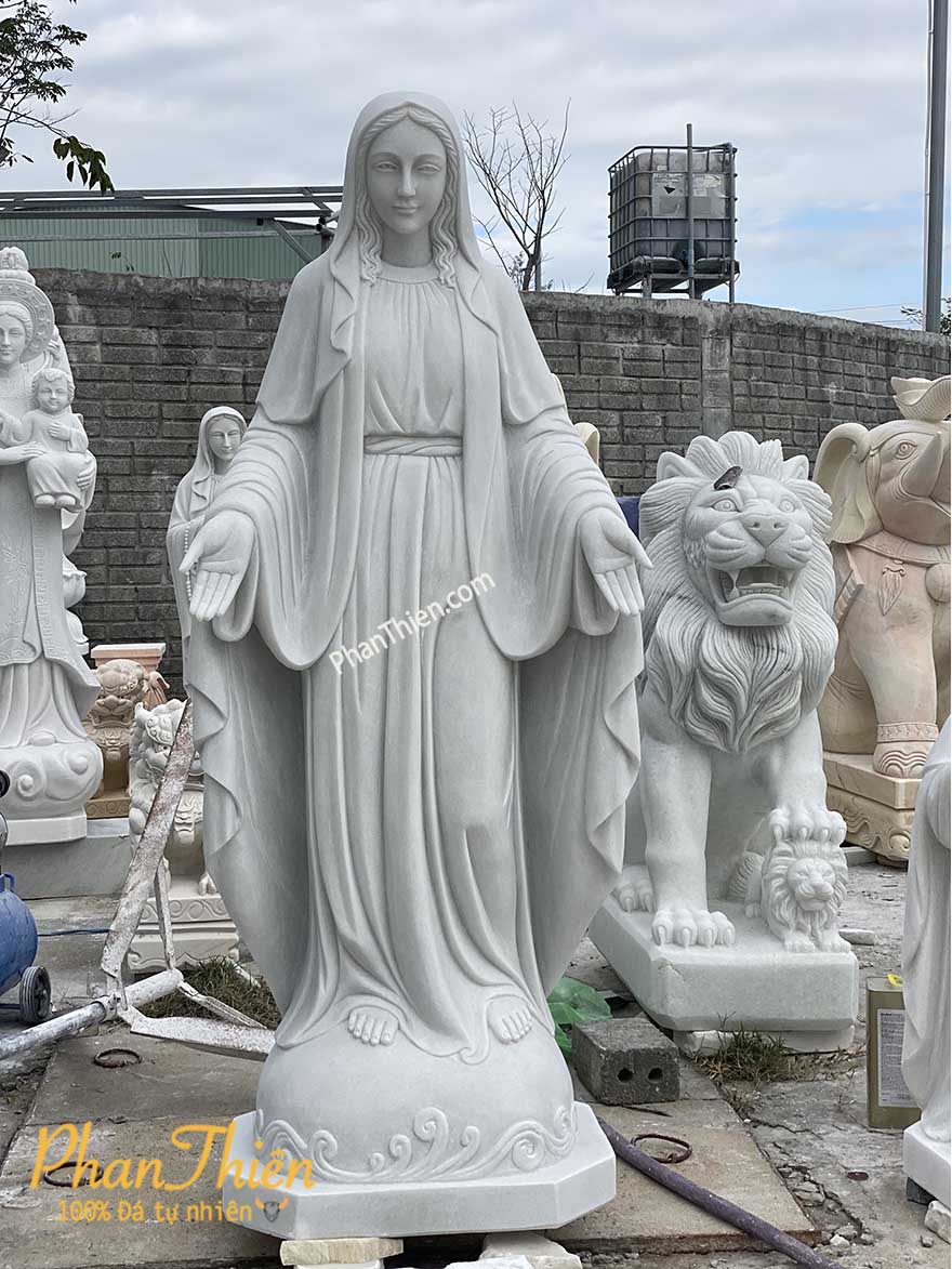 tượng đức mẹ bằng đá