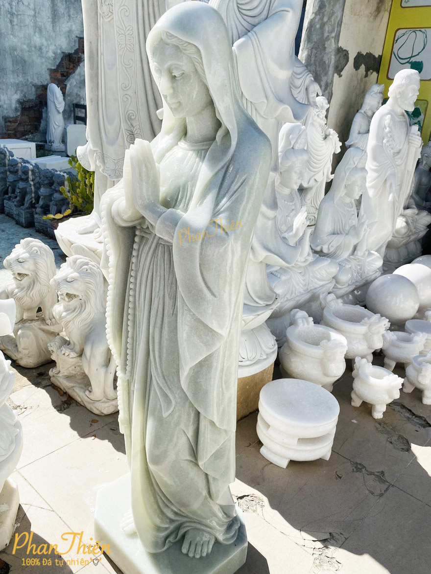 Tượng Đức Mẹ Chắp Tay