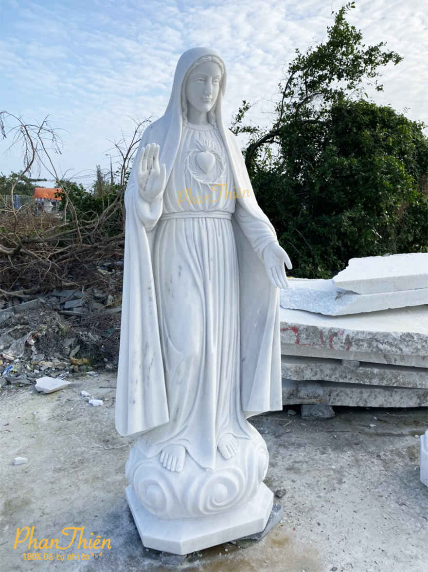 Tượng Đức Mẹ Trái Tim
