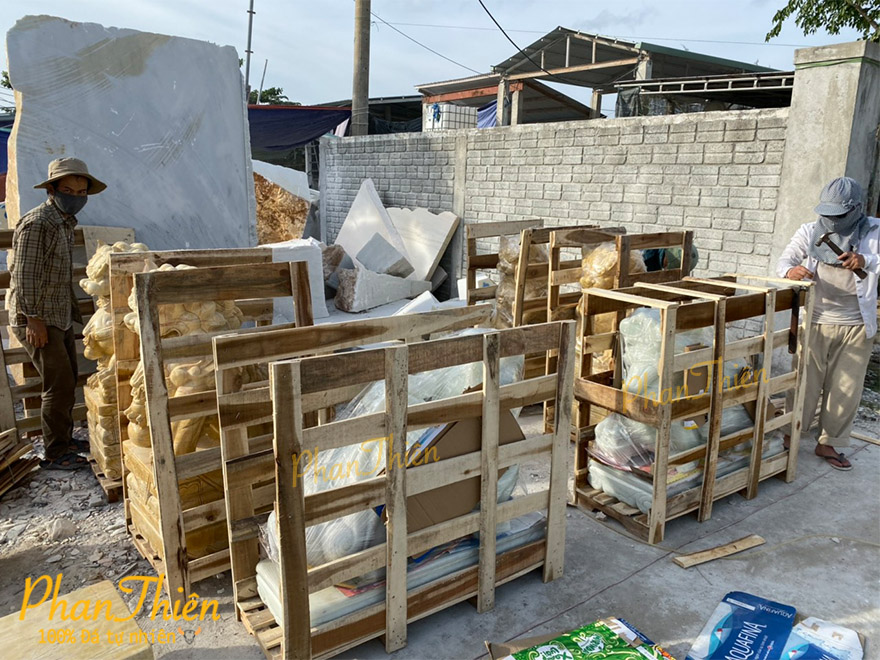 Điêu khắc và lắp đặt Tỳ Hưu